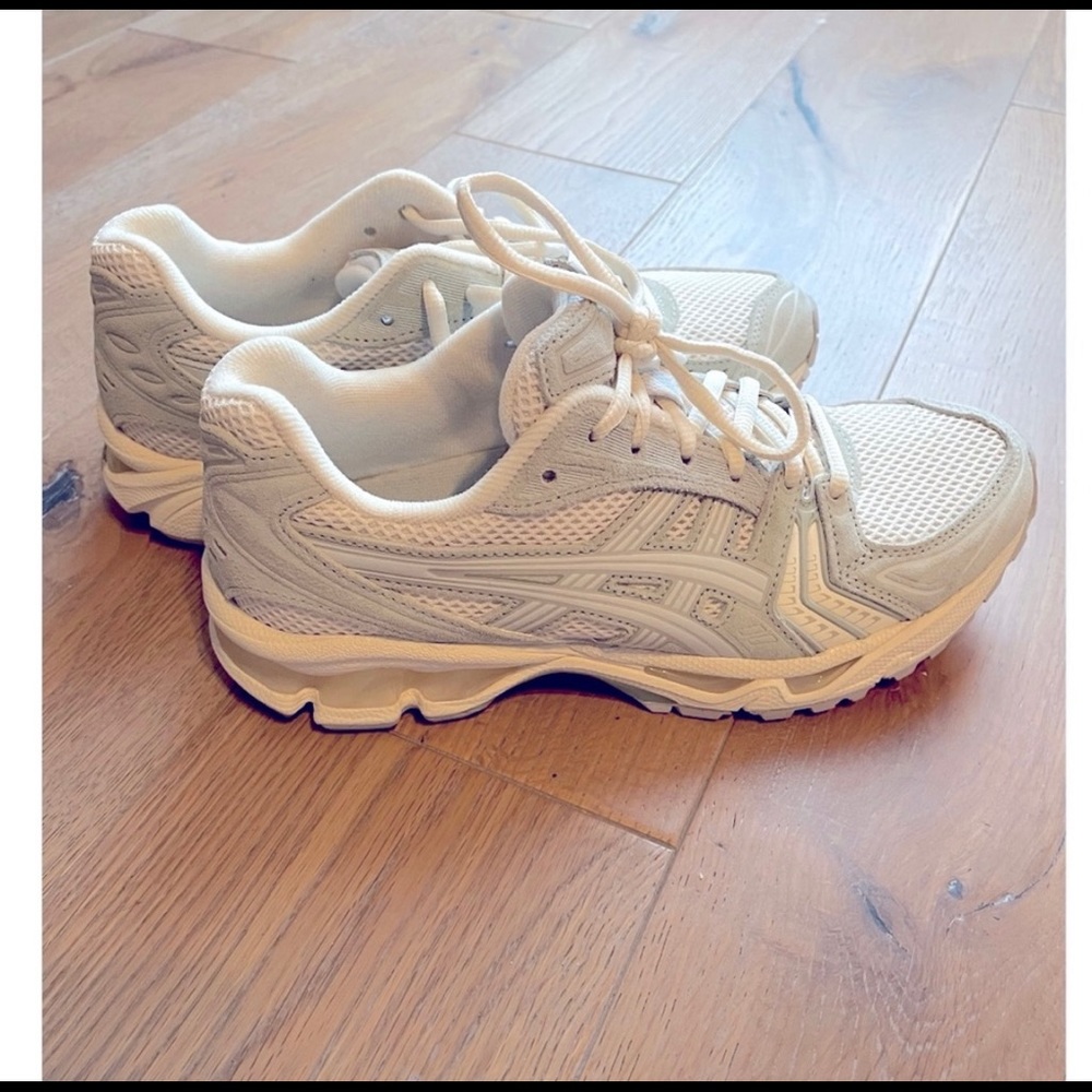 ASICS Kayano 14 - Picture 3 of 9